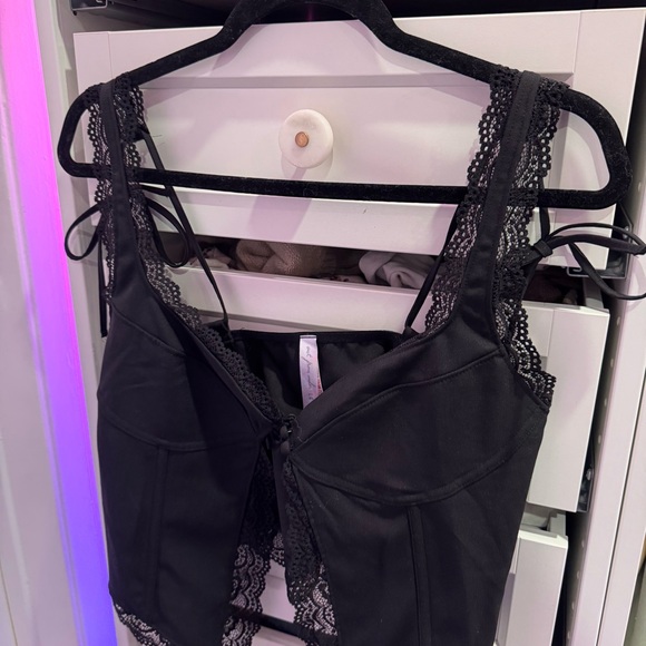 URBAN OUTFITTERS Out From Under Dolce Verano Corset Lace Embroidered Cami Top - Picture 4 of 9